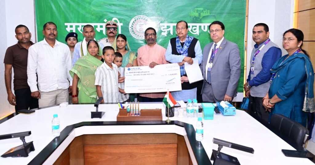 Jharkhand CM Hemant Soren provides ₹1.10 crore ex-gratia to families of martyred police personnel