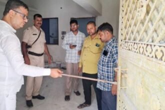 Robbery in Mango's Ulidih Police Station area where thieves looted two homes in Mahavir and Ekta Colony