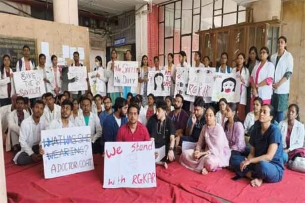 Doctors on strike at RIMS, Jharkhand, protesting for better working conditions and patient care