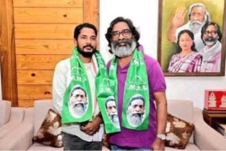 Akil Akhtar joins JMM in Gandey with CM Hemant Soren, impacting JLKM’s strategy ahead of 2024 Jharkhand elections.