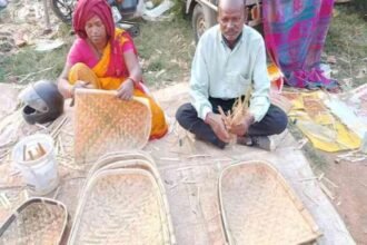 Turis community members in Lohardaga crafting traditional Soop and Dauras for the Chhath festival.