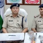 Police officers arrest Junaid and Zubair Ansari for attempted murder in Nagri.