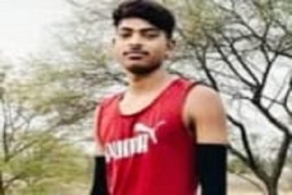 Image of a CISF recruitment physical examination site in Dhanbad, where a candidate tragically collapsed during a run.