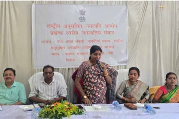 Asha Lakra engaging with Ormanjhi villagers on government schemes benefits