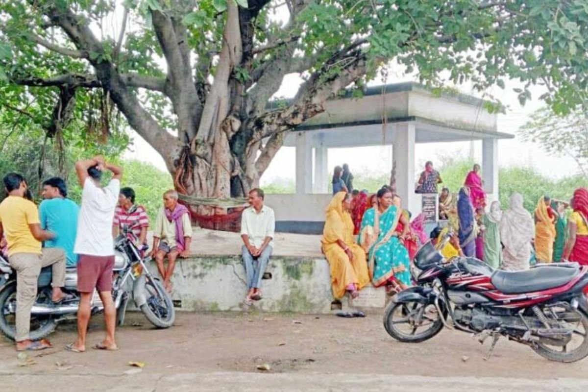 Jharkhand News: 58-Year-Old Man Dies After Being Hit by Freight Train in Bermo, Dhanbad