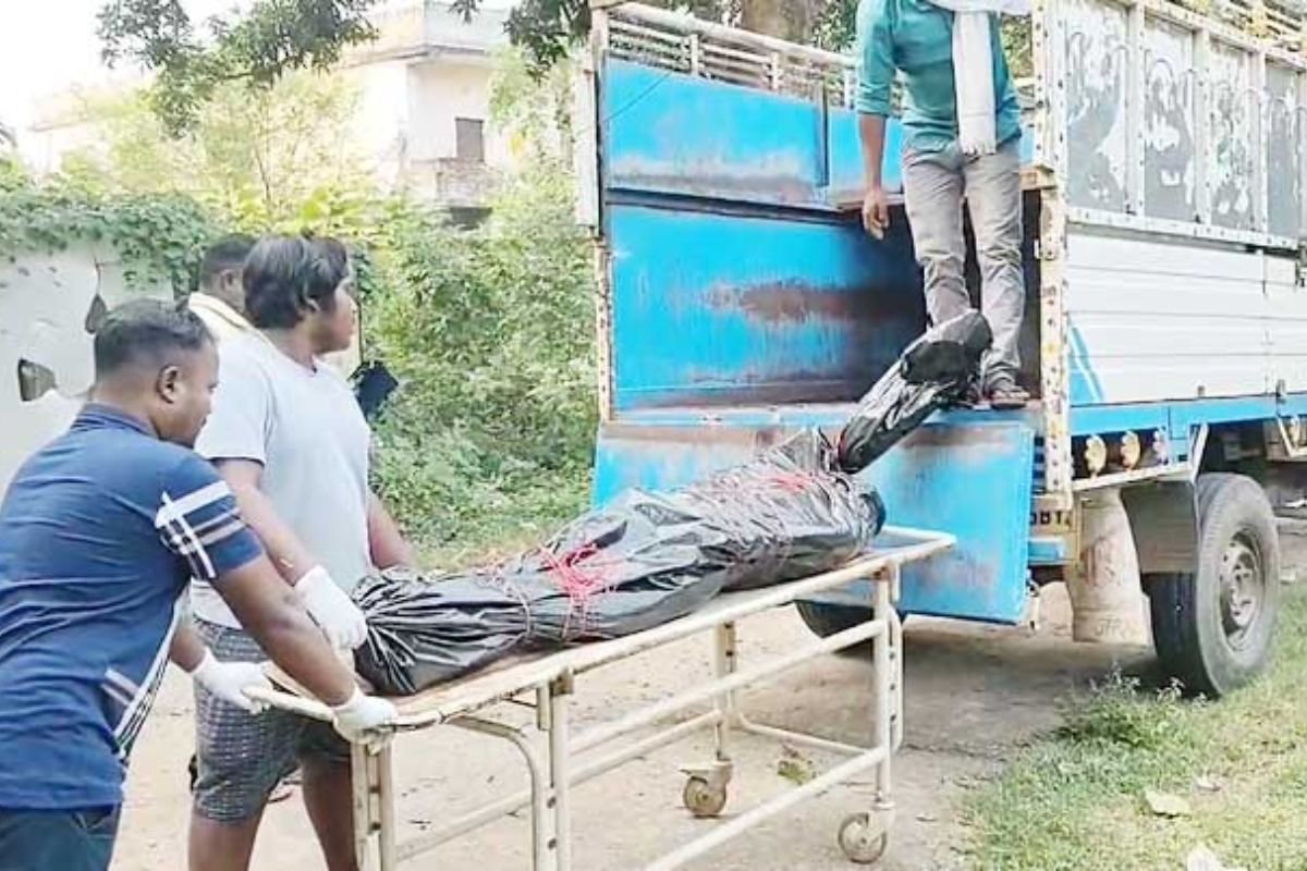 Chaibasa News: Suspicion of Witchcraft Leads to Brutal Murder of Husband, Wife and Daughter, Bodies Dumped in Forest [Jharkhand News]