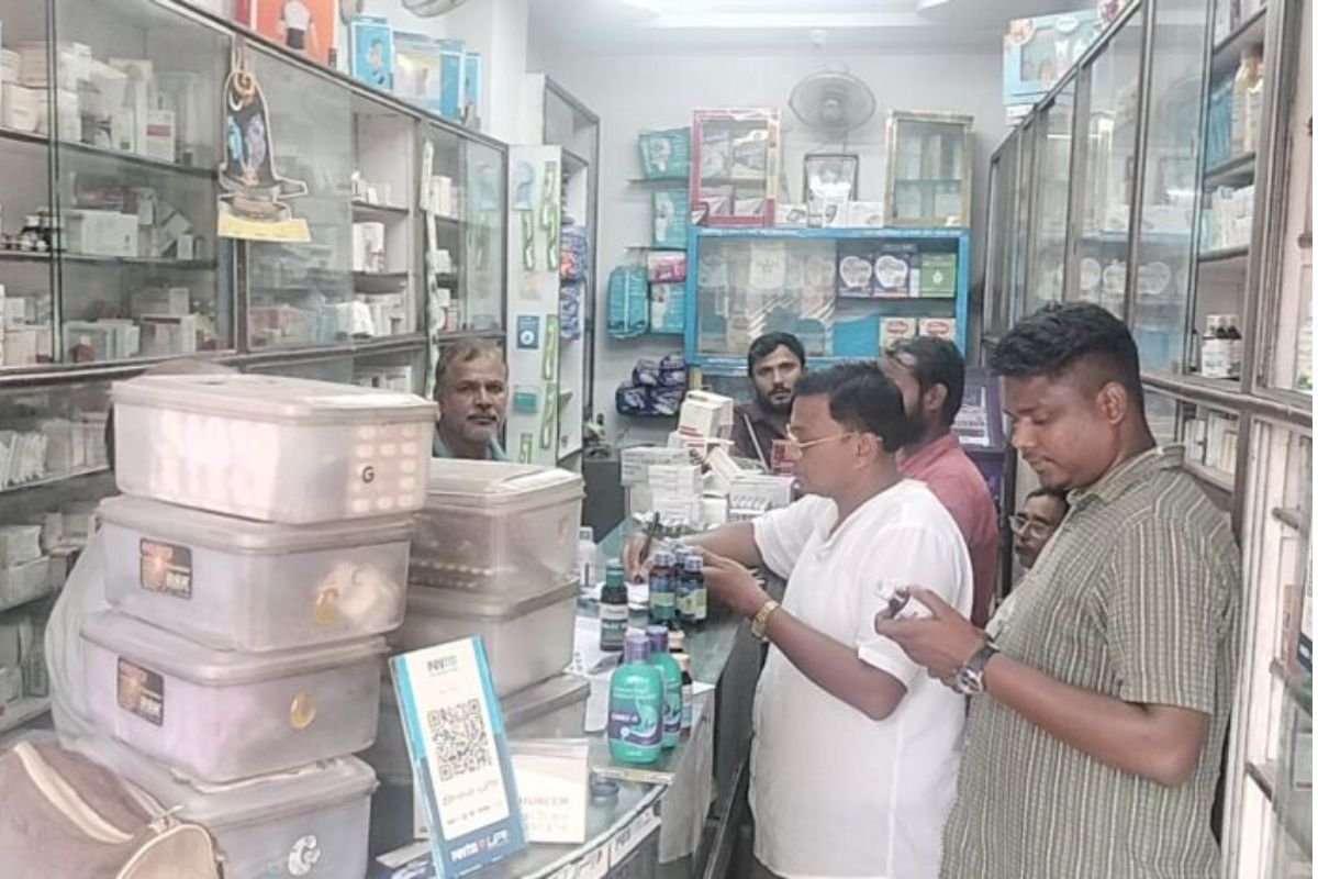 Jharkhand News: Drug Controller Raids Sakchi Medical Store in Jamshedpur, Seizes Large Quantity of Narcotics