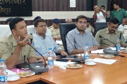 District administration meeting in East Singhbhum for fair and peaceful elections.