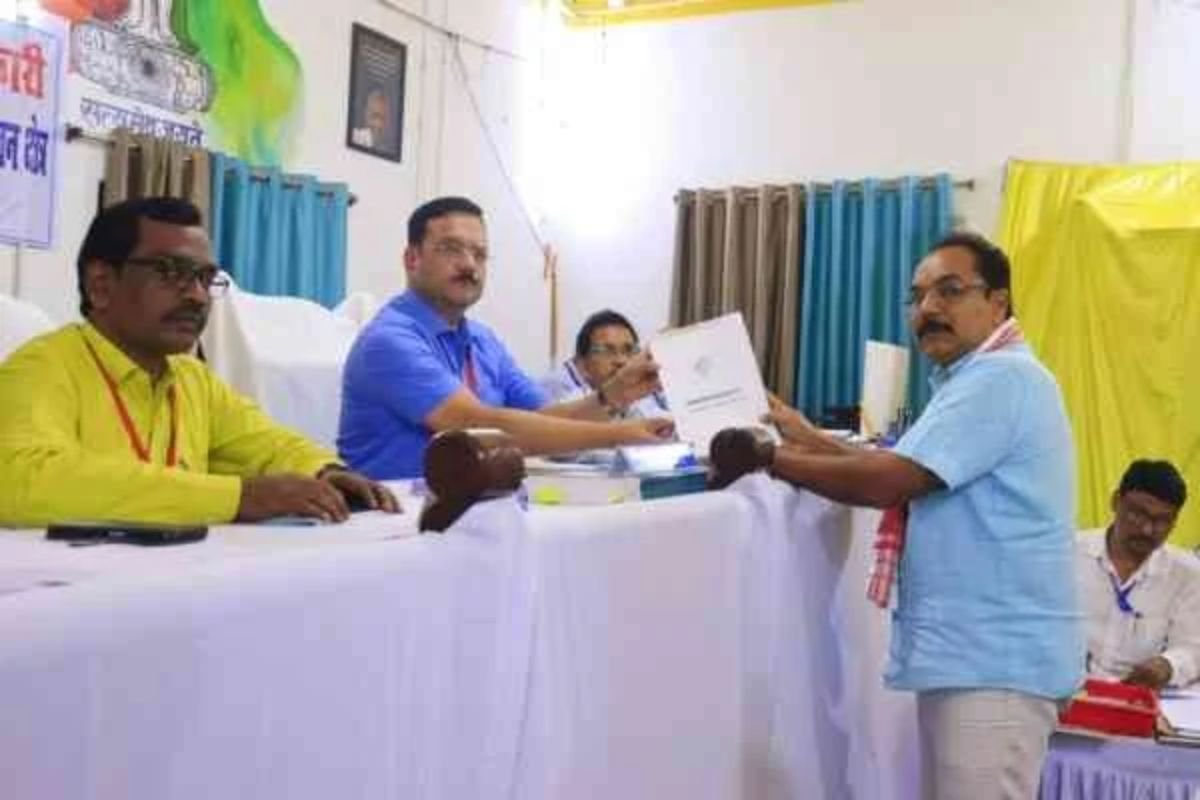 Godda News: Pradeep Yadav and Key Candidates File Nominations for Godda, Mahagama, Poraiyahat Seats
