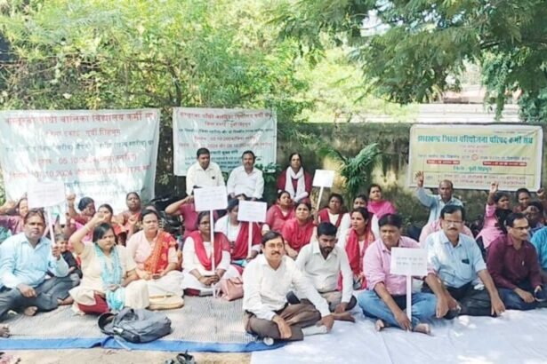 Protest by Jharkhand Education Project Council Union at District Education Office demanding equal pay and job security for contract teachers