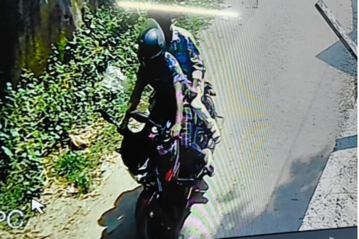 Koderma News: Rs 2 Lakh Snatched from DC House Guard, Police Investigation Underway