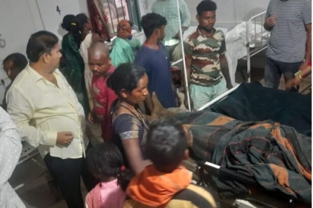 Emergency responders at the scene of a lightning strike in Latehar, where four individuals lost their lives and two were seriously injured