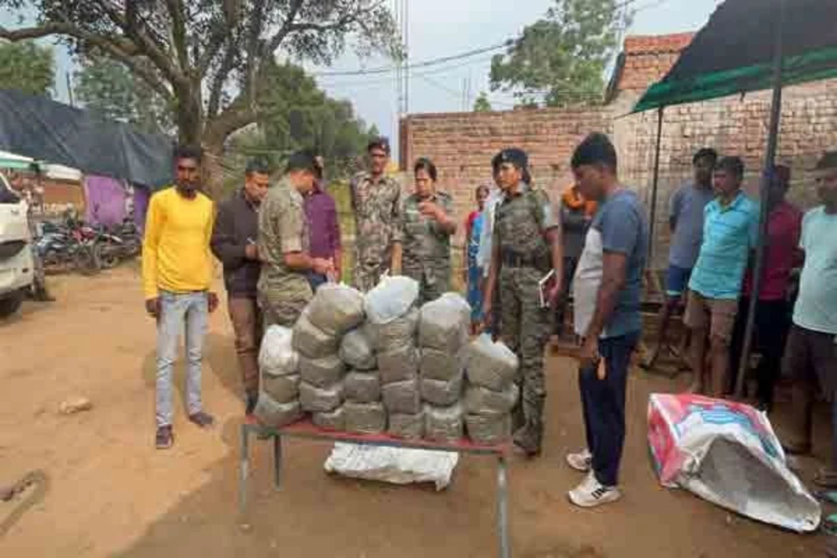 Jharkhand News: Jharkhand Police Intercept ₹15 Lakh Worth of Marijuana from Bus En Route from Garhwa to Ranchi