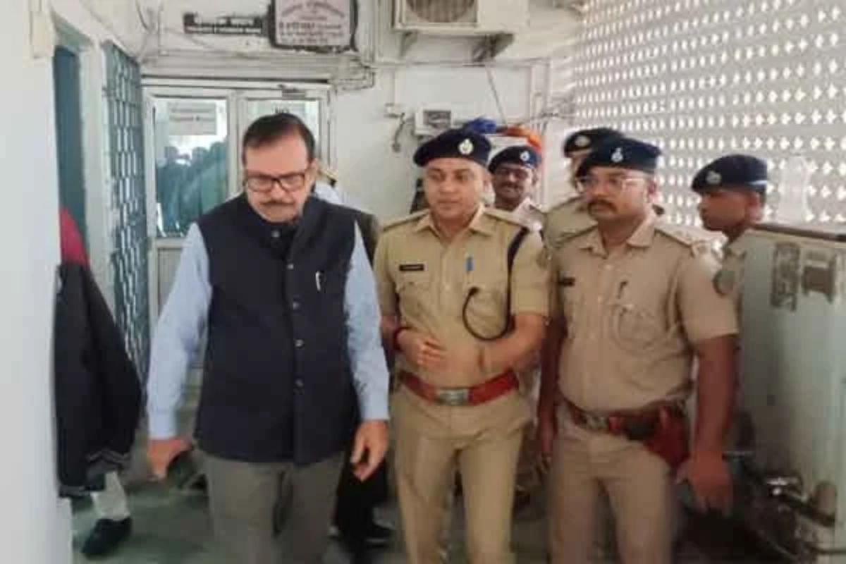 Ramgarh News: Election Commission Police Observer Team Inspects Strong Room for 2024 Jharkhand Assembly Election
