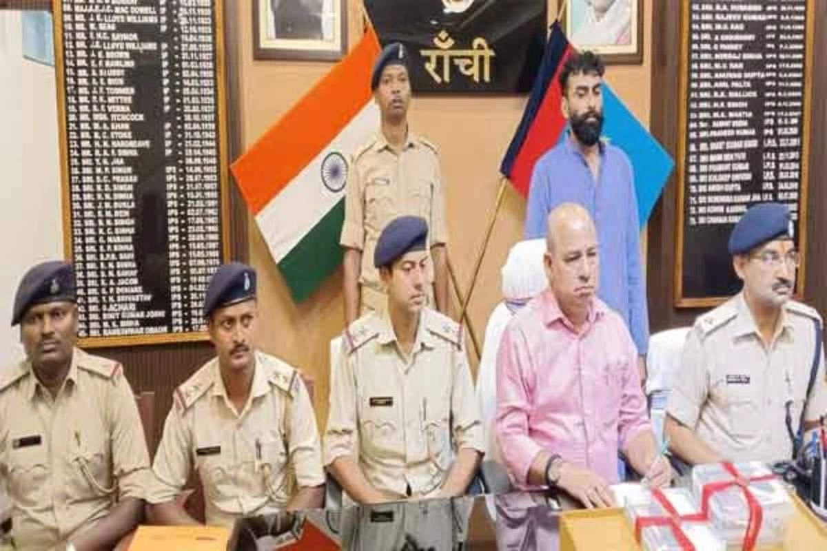 Jharkhand News: Ranchi Police Arrested History-Sheeter Rajiv Ranjan Singh Before Committing Crime at Morahbadi Ground, Ranchi