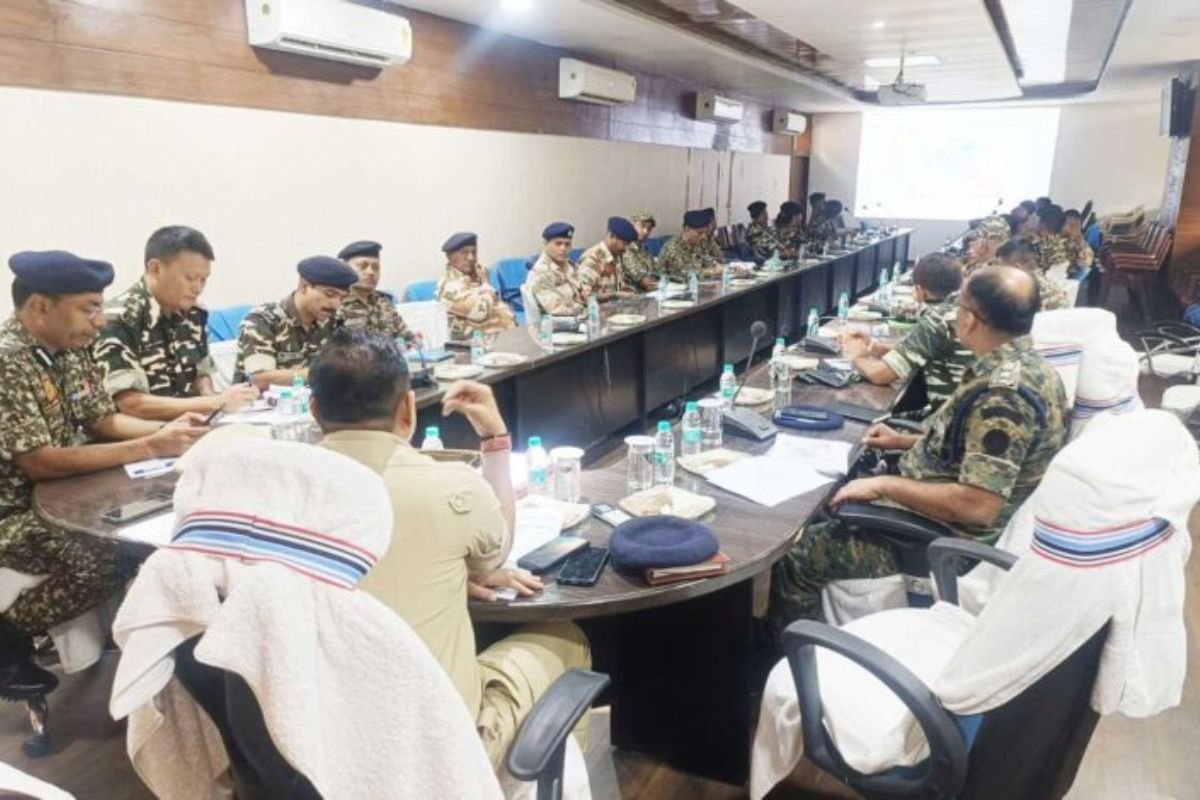 Ranchi News: SSP Holds Meeting with Paramilitary Officials Ahead of Assembly Elections