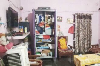 Saraikela SKG Colony theft: ₹2 lakh cash and jewelry stolen from a residential quarter, Kandra police investigation underway.