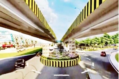 Construction delays on the Siramtoli-Mekon flyover project due to the unfinished cable-stayed bridge.