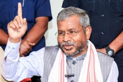 Babulal Marandi addressing public concerns about Hindu discrimination in Jharkhand.