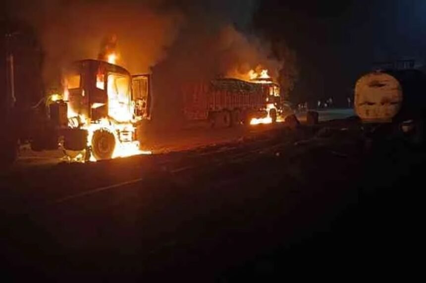 JJMP extremists set coal-laden vehicles on fire near Magadh Colliery in Latehar's Balumath area.