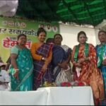 Kalpana Soren speaking at Jharkhand rally supporting JMM candidate Ganesh Mahali, addressing Hemant Soren’s detention and protection of Jharkhand resources