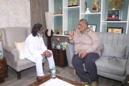 Pappu Yadav meets CM Hemant Soren in Ranchi to discuss coalition government strategy for Jharkhand 2024 elections.