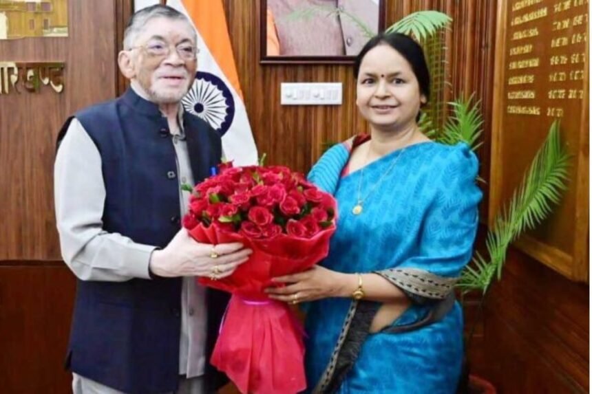 Alka Tiwari meets Governor Santosh Kumar Gangwar at Raj Bhavan in Ranchi to discuss Jharkhand's development projects.