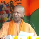 Yogi Adityanath addressing a rally in Koderma Jharkhand, highlighting Aurangzeb's destruction of temples and current corruption issues.