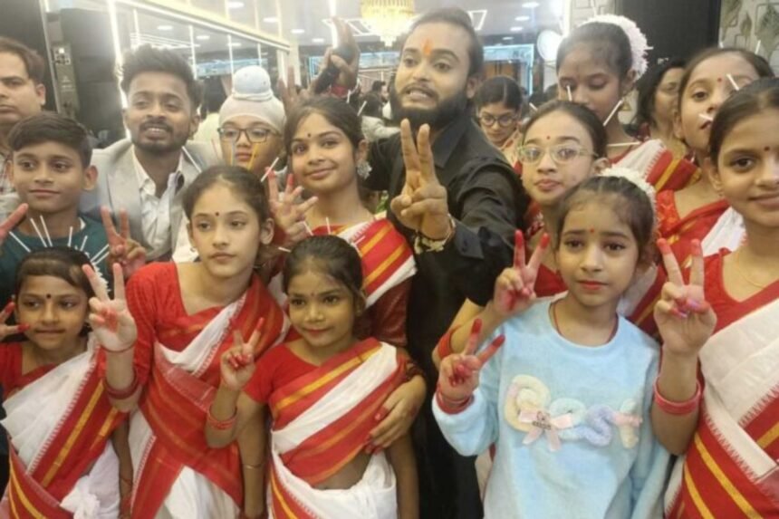 Ajay Nath Shah Deo inaugurates the second branch of Dance Jharkhand on Boreya Road, Ranchi, with students and parents celebrating the event.