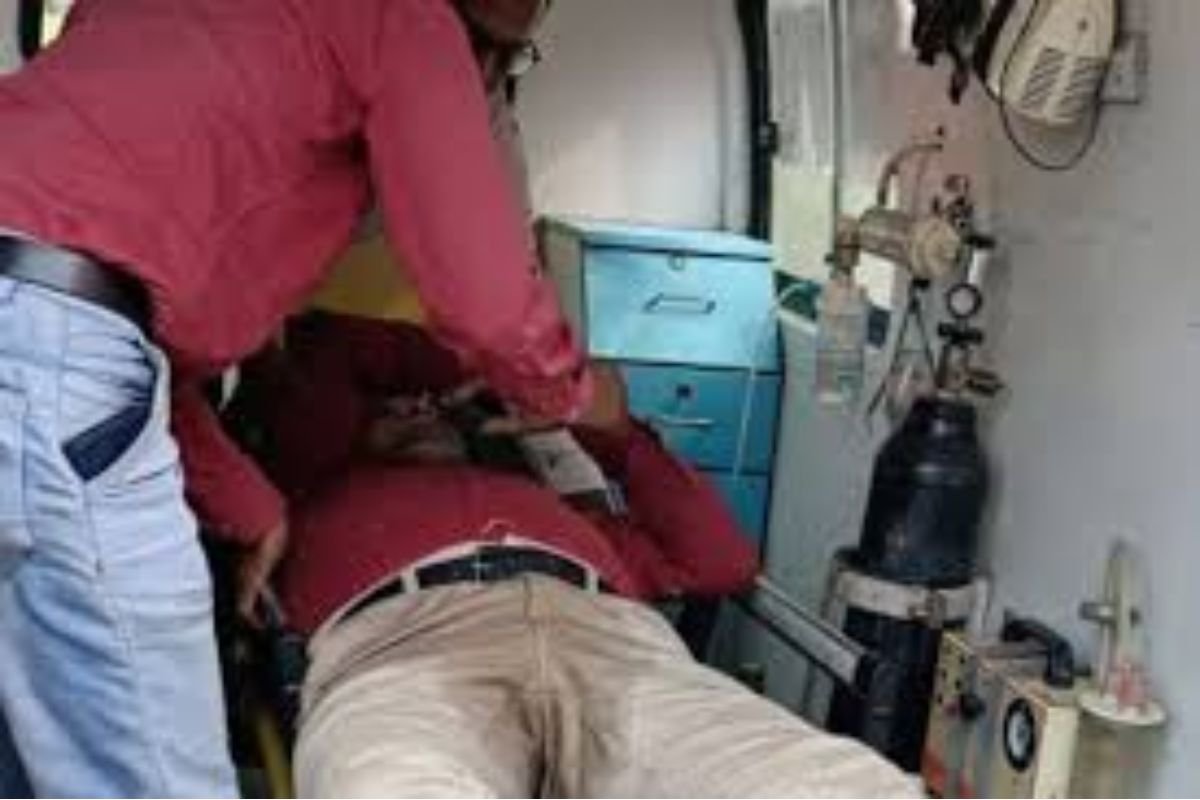 Dhanbad News: Election Worker Dies While Collecting EVMs at Dispatch Center in Dhanbad, Jharkhand