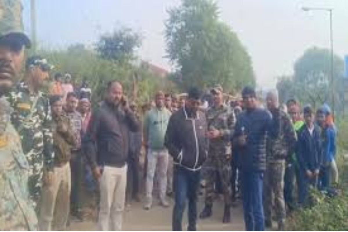 Hazaribagh News: Uncontrolled Trailer Kills JAP-7 Officer on Duty in Hazaribagh, 3 Seriously Injured