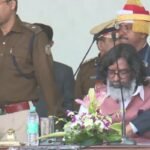 Hemant Soren taking oath as Jharkhand Chief Minister at Morahbadi Ground, with prominent leaders like Rahul Gandhi and Mallikarjun Kharge in attendance.