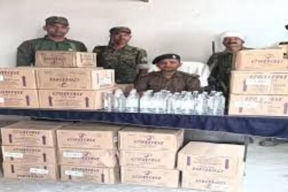 225 liters of illegal country liquor seized from a Swift Dzire car in Palamu by Jharkhand police.