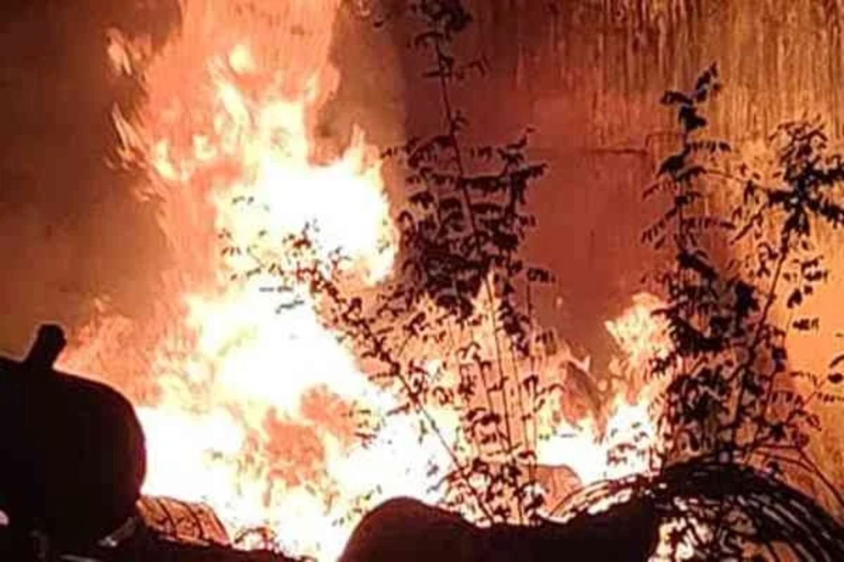 Ramgarh News: JBVNL Transformer Repair Workshop Engulfed in Flames in Ramgarh, Jharkhand