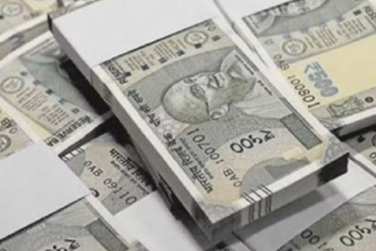 Palamu News: Palamu Police Seize ₹6.8 Lakhs from Doctor at Rehla Check Post