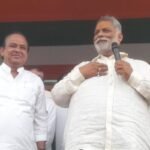 Pappu Yadav addressing a rally in Jamtara, criticizing BJP and endorsing Hemant Soren for Chief Minister.