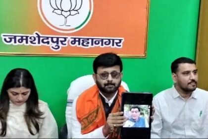 BJP spokesperson Pratul Shah Deo condemning Congress for its derogatory remarks towards women during a press conference.