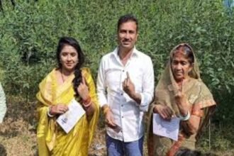 Sudesh Mahto casting his vote with family in the Jharkhand Assembly Elections 2024.