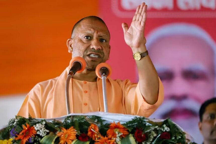 Yogi Adityanath addressing public rally in Jharkhand at Murli Maidan, Rajmahal