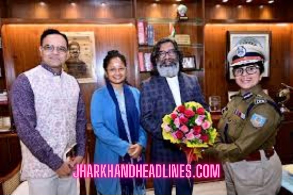 Jharkhand News:  Principal Secretary Nitin Madan Kulkarni and ADG Suman Gupta Meets Chief Minister Hemant Soren for Courtesy Meeting in Ranchi