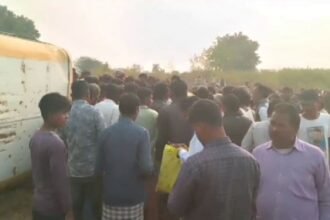 Garhwa school bus accident in Sangbaria village: Paradise Public School bus overturns, killing one child and injuring over seven others.