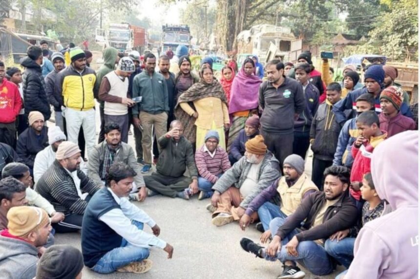 Giridih Manager Pond drowning incident, protest over NDRF delay