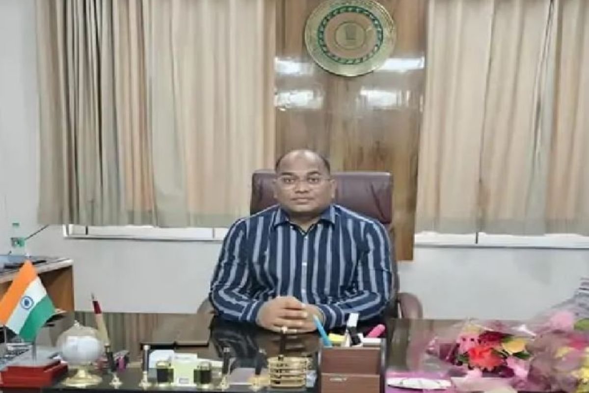 Hazaribagh News: Hazaribagh SDO’s Wife Sets Herself Ablaze, SDO Ashok Kumar Also Injured in Tragic Incident