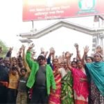 Shopkeepers protesting against the Municipal Corporation’s encroachment drive in Adityapur, Jamshedpur, demanding relief and alternative solutions.