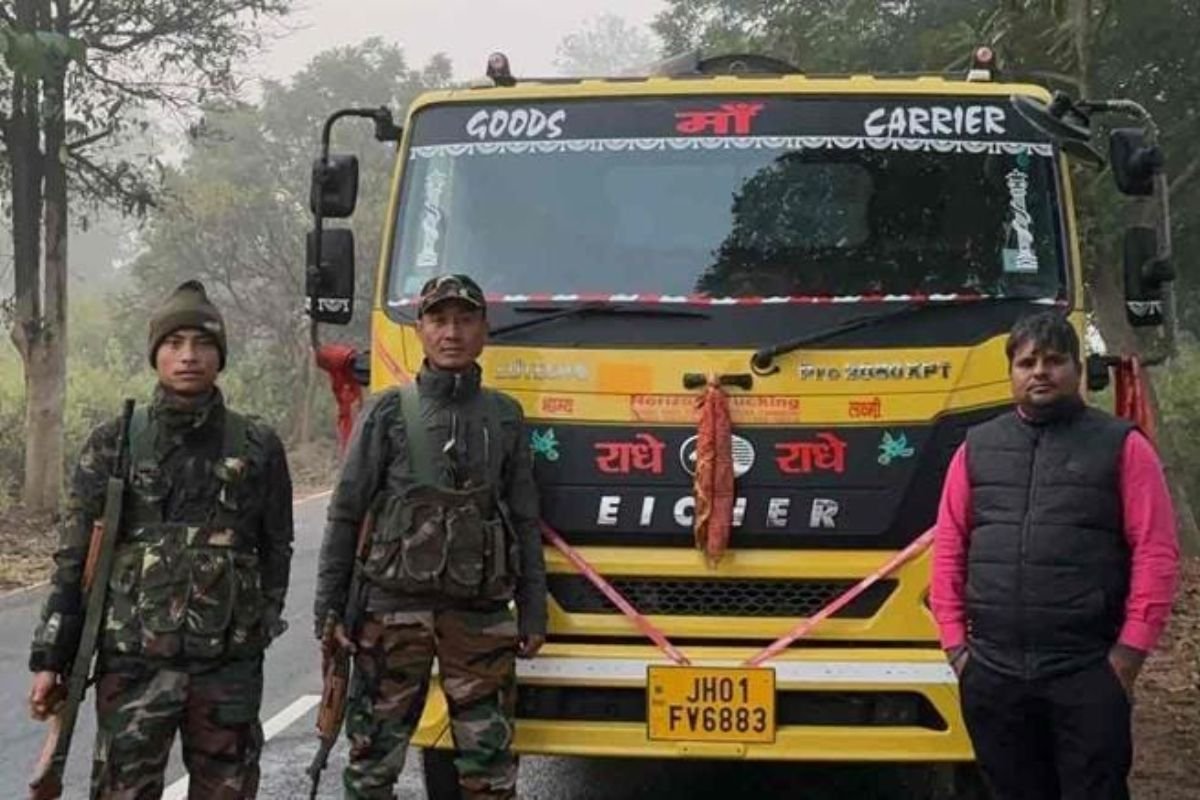 Ranchi News: Ranchi Administration Targets Illegal Sand Mining, Over a Dozen Vehicles Seized in Namkum and Angara