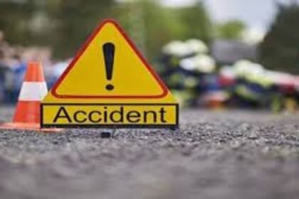 Dr. Rajesh Kumar, renowned Ranchi physician, tragically killed in Hazaribagh road accident near Singhani Overbridge.
