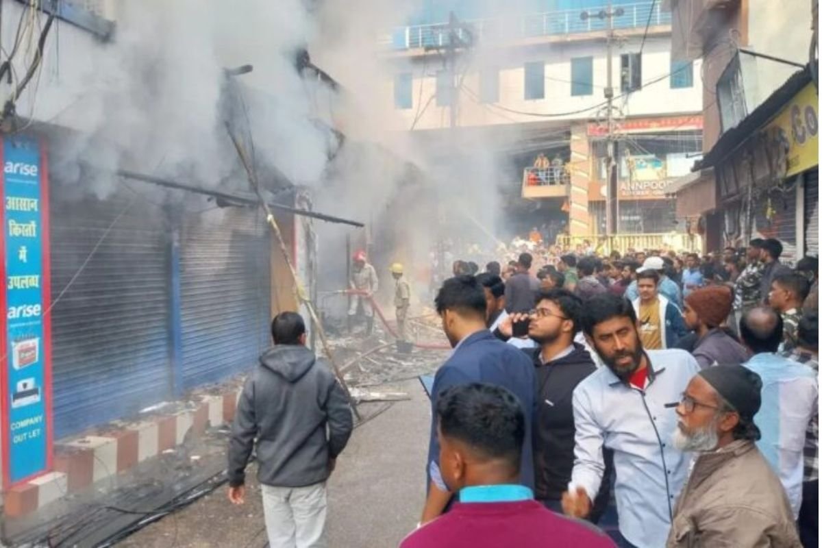 Ranchi News: Massive Fire Breaks Out Due to Short Circuit on Ranchi’s Lalji Hirji Road