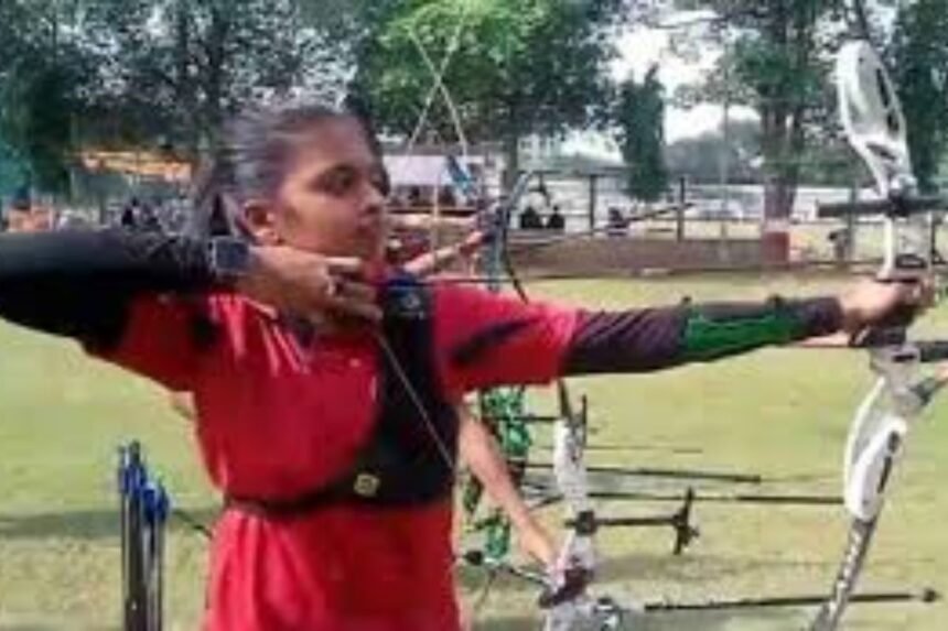 Tamanna Verma holding her bow after securing her place in Jharkhand Senior National Archery Team