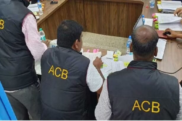 Ranchi Sadar CO Munshi Ram caught red-handed by ACB accepting a bribe in a land dispute case.