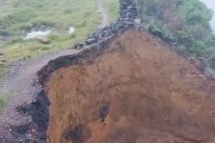 Landslide near Jhirki village in Bokaro due to underground coal mine fire